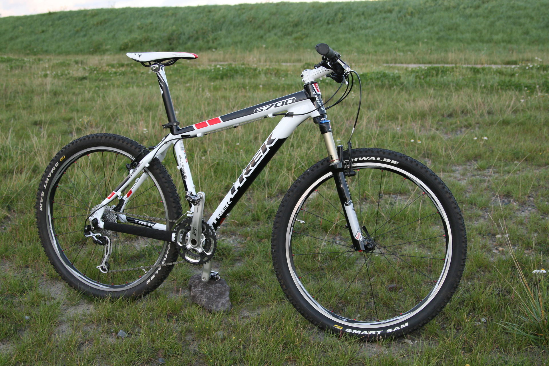 trek 6700 mountain bike for sale