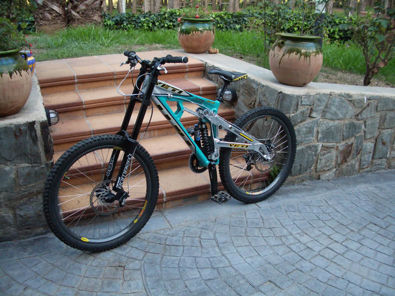 Yeti Dh 303